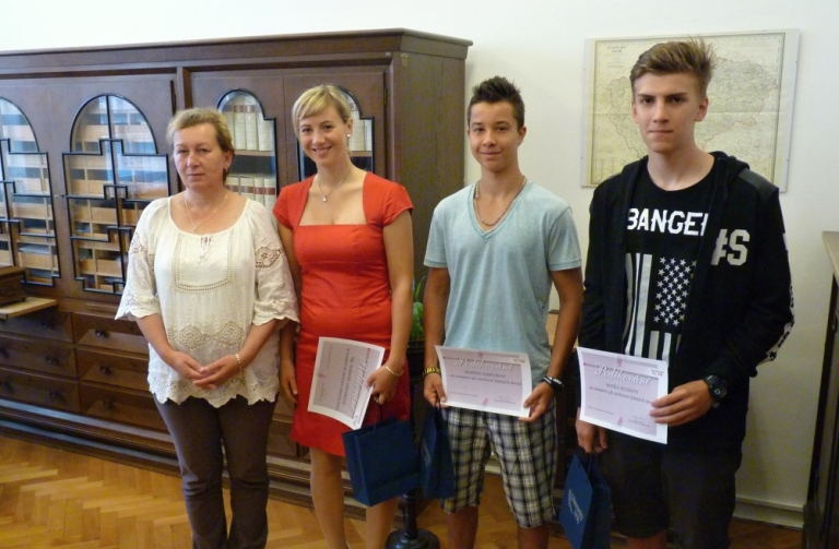 Žáci obchodní akademie v Jablonci nad Nisou zachránili životy dvěma dětem